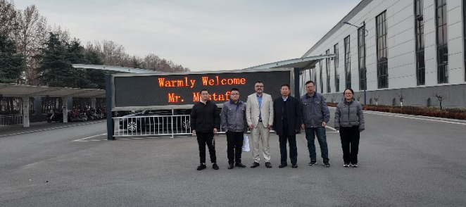 Turkish customers visited Shandong Lutong for research and negotiations to explore new cooperation opportunities in the field of drive axles.