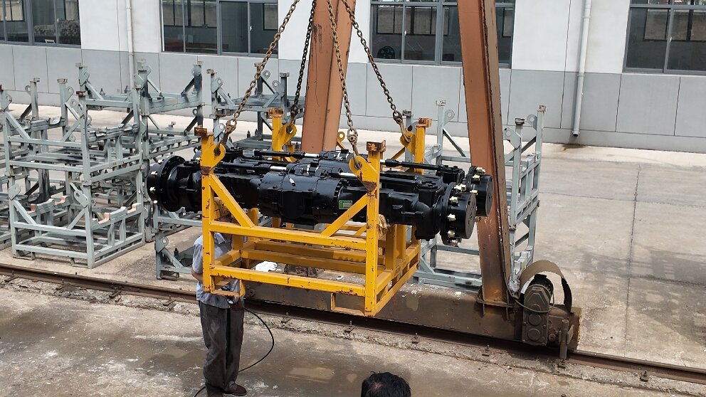 Lu Tong successfully put the first batch of the axis of the telescopic loader Lu Tong successfully put the first batch of the axis of the telescopic loader