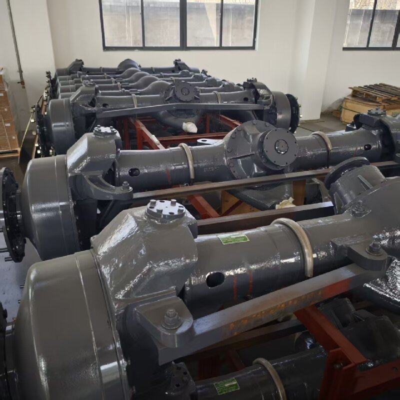 Передний управляемый ведущий мост для грейдера