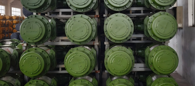 Shandong Lutong и Shantui договорились о сотрудничестве, чтобы выйти на военную сферу производства Приводной мост погрузчика.