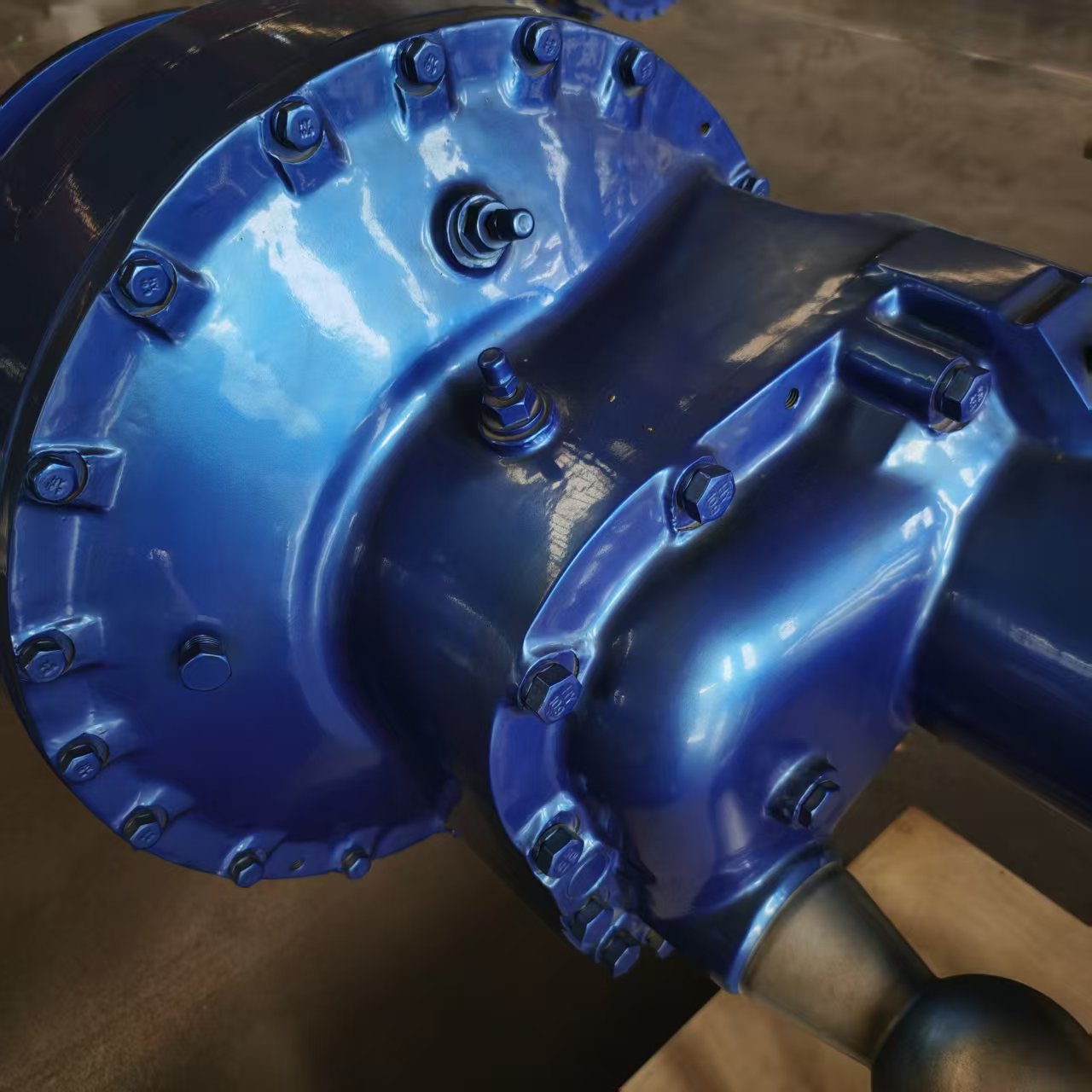 Средне-задний ведущий мост грейдера