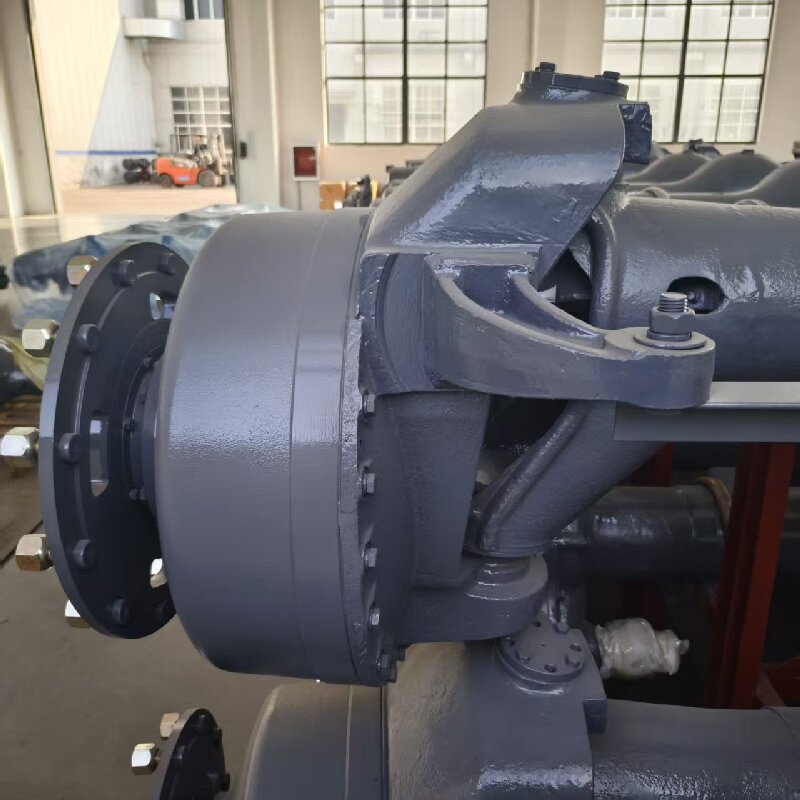 Передний управляемый ведущий мост для грейдера