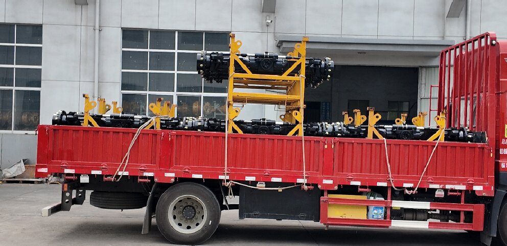 Lu Tong successfully put the first batch of the axis of the telescopic loader Lu Tong successfully put the first batch of the axis of the telescopic loader