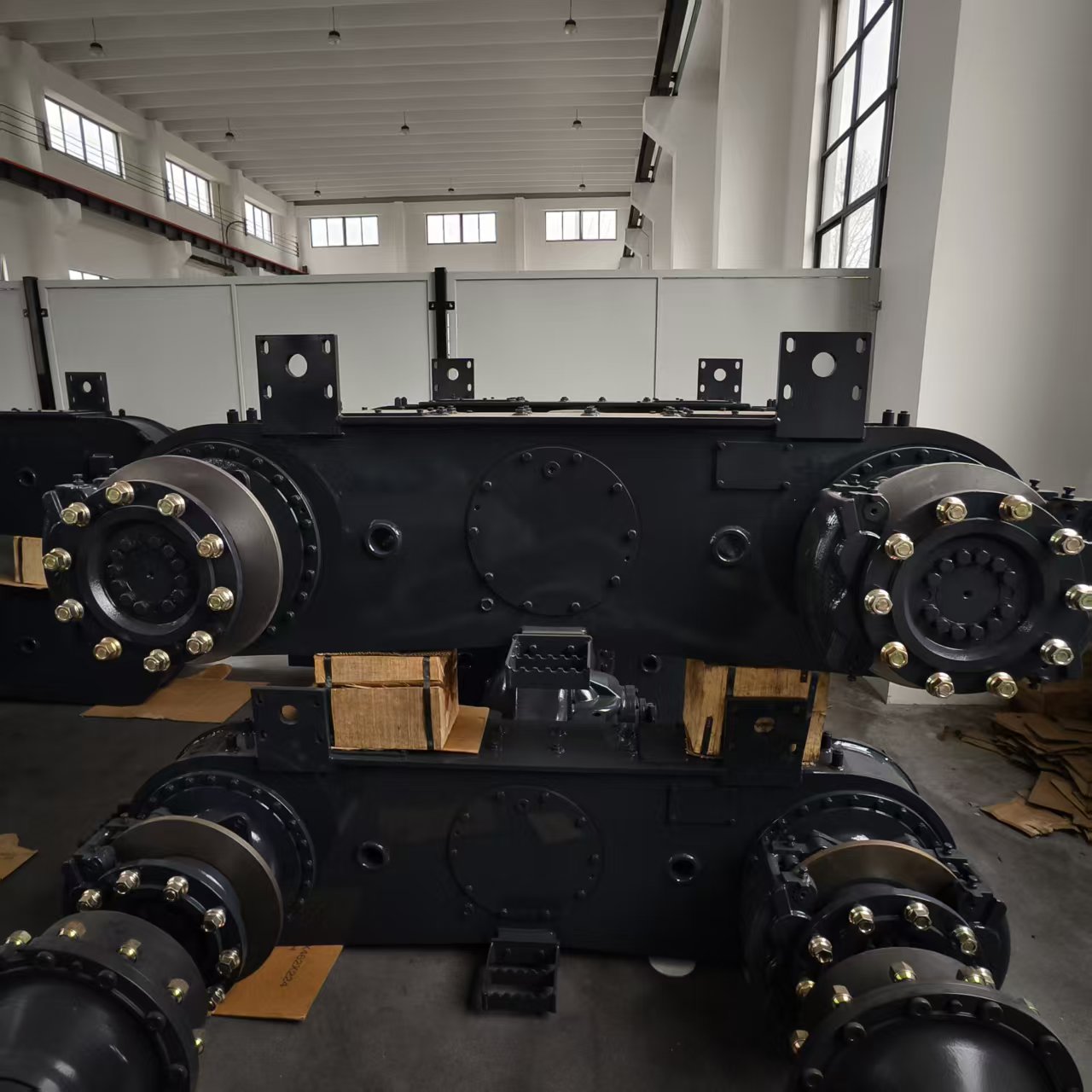 Rear swing axle of a grader